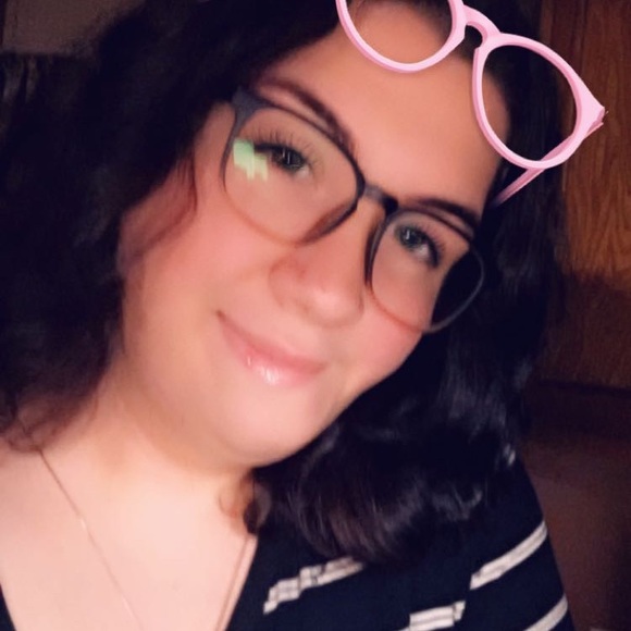 Meet your Posher, Adrianna - Picture 1 of 1